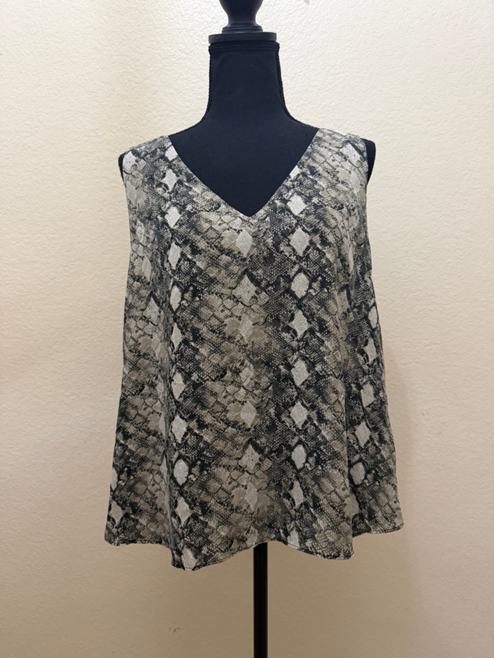 Leyden Snake Print V-Neck Camisole - Black & Cream
